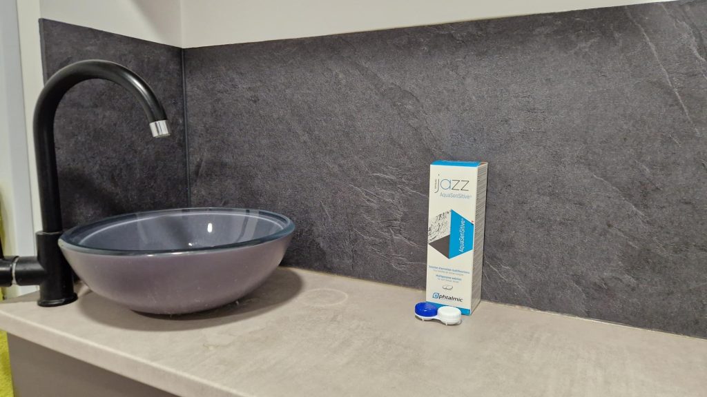 adaptation lentilles au comptoir du lunetier à chavanay